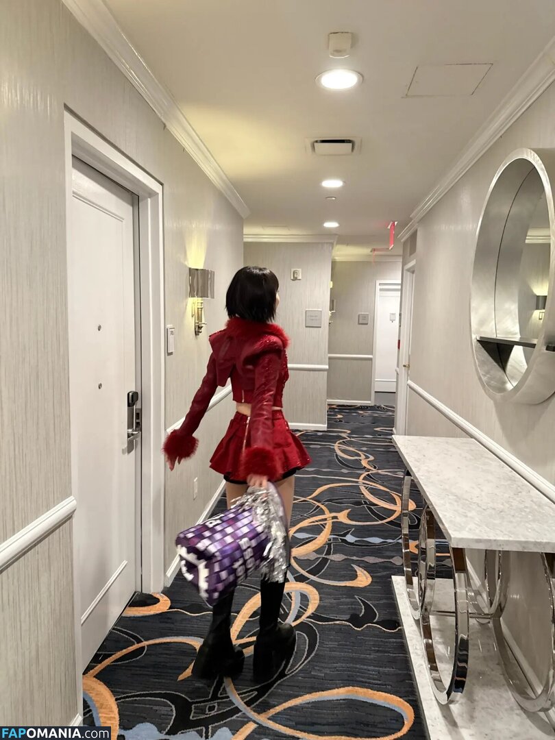 39saku_chan / LESSERAFIM / Sakura Miyawaki 宮脇 咲良 Çıplak OnlyFans  Sızdırılmış Fotoğraf #10