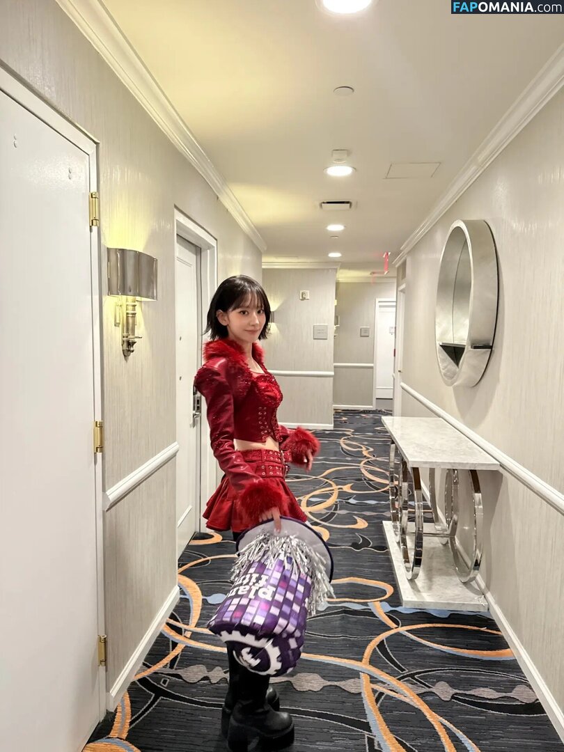 39saku_chan / LESSERAFIM / Sakura Miyawaki 宮脇 咲良 Çıplak OnlyFans  Sızdırılmış Fotoğraf #11