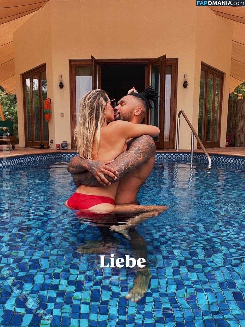 Sarah Harrison / sarah.harrison.official Çıplak OnlyFans  Sızdırılmış Fotoğraf #3