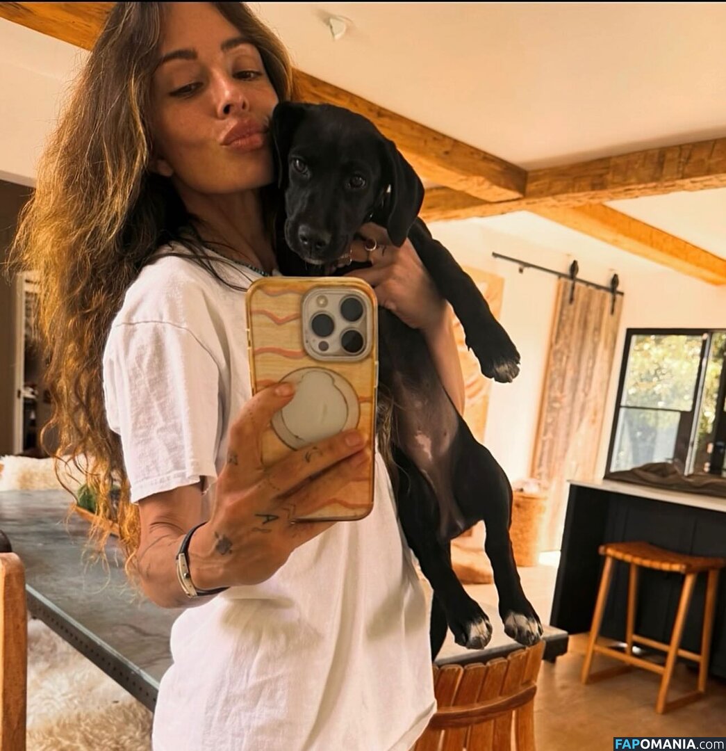 Sarah Shahi / SarahShahi Çıplak OnlyFans  Sızdırılmış Fotoğraf #225