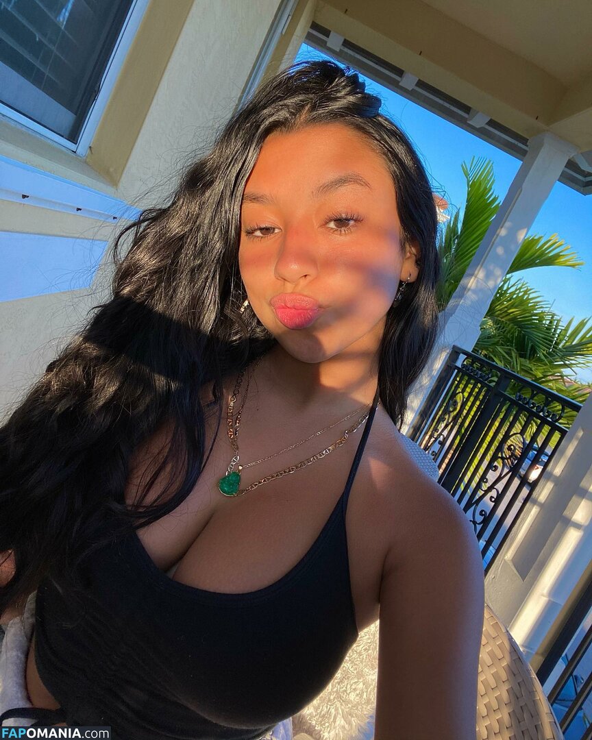 Sari Çıplak OnlyFans  Sızdırılmış Fotoğraf #13