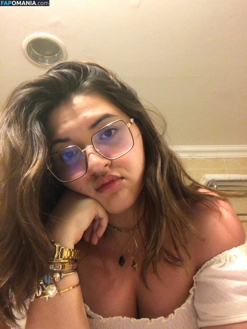 Selen Ozdemir Çıplak OnlyFans  Sızdırılmış Fotoğraf #1