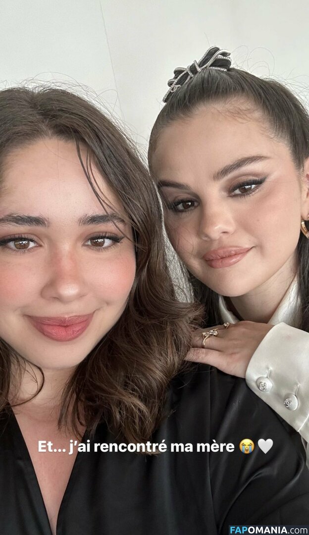 Selena Gomez Çıplak Sızdırılmış Fotoğraf #126