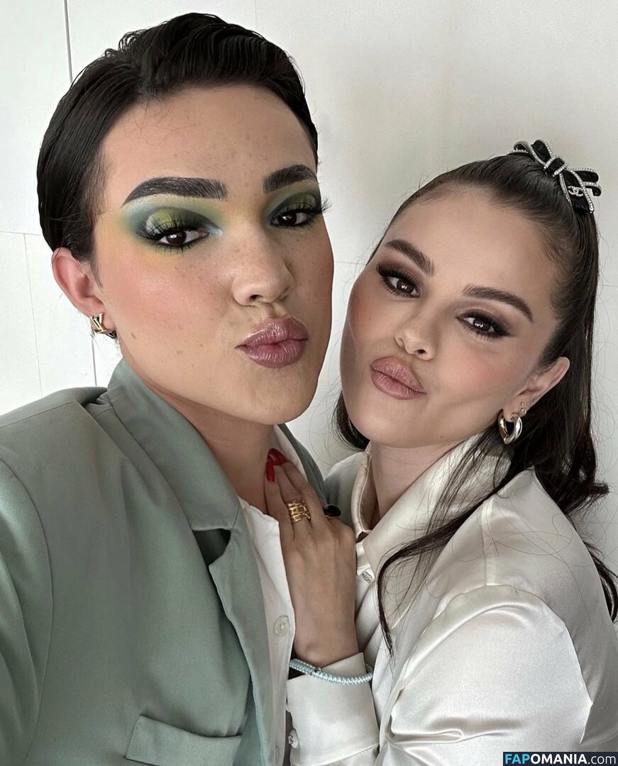 Selena Gomez Çıplak Sızdırılmış Fotoğraf #128