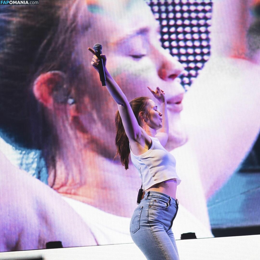 Sigrid / Sigrid Solbakk Raabe / thisissigrid Çıplak OnlyFans  Sızdırılmış Fotoğraf #2