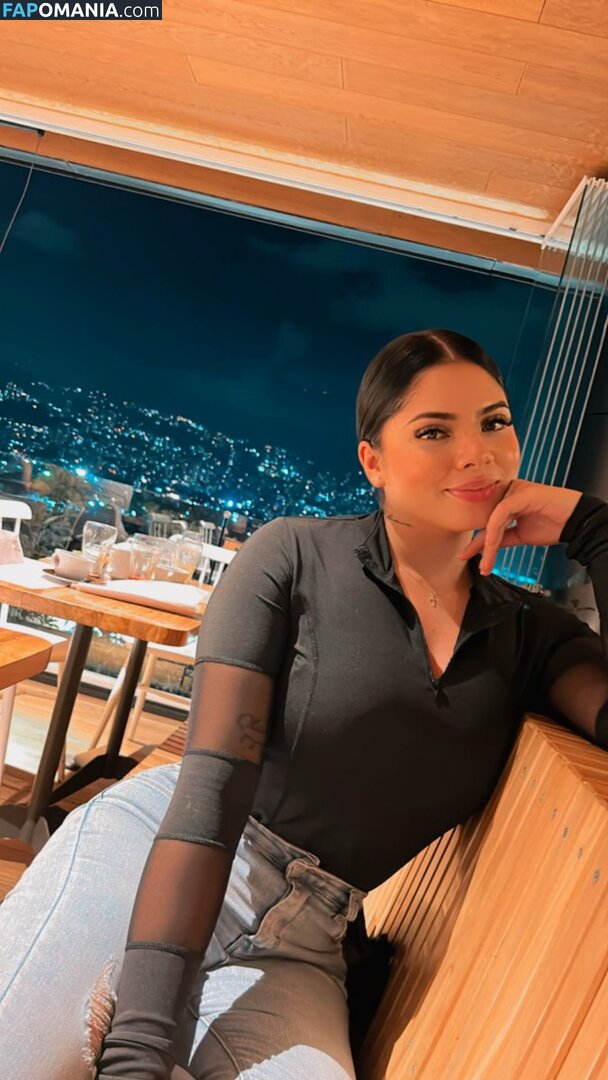 Sky Layla Çıplak OnlyFans  Sızdırılmış Fotoğraf #2