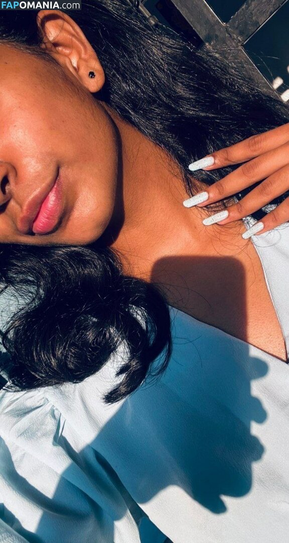 sneetha / sneetha poori Çıplak OnlyFans  Sızdırılmış Fotoğraf #4