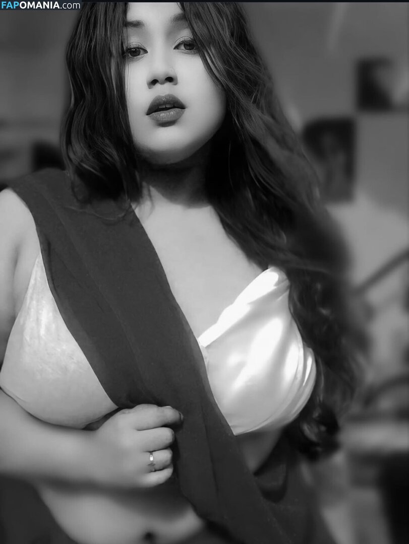 Sneha Gowry / _gowreeee_ Çıplak OnlyFans  Sızdırılmış Fotoğraf #1