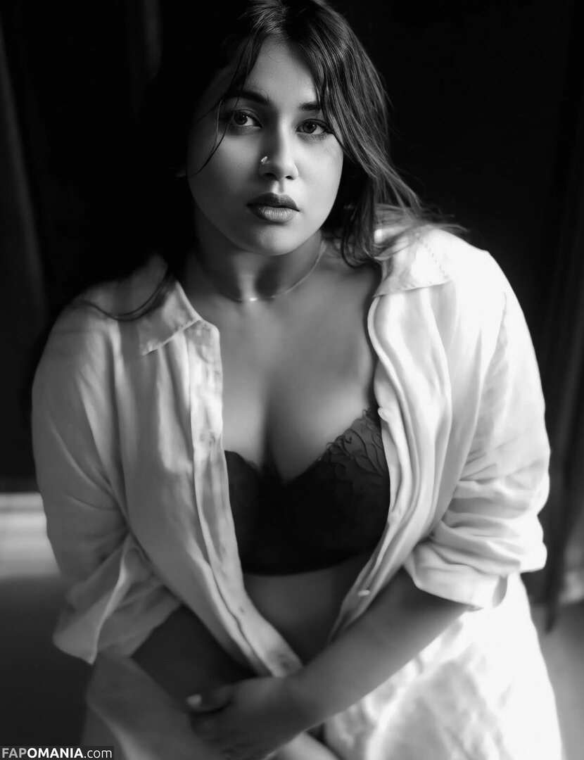 Sneha Gowry / _gowreeee_ Çıplak OnlyFans  Sızdırılmış Fotoğraf #3
