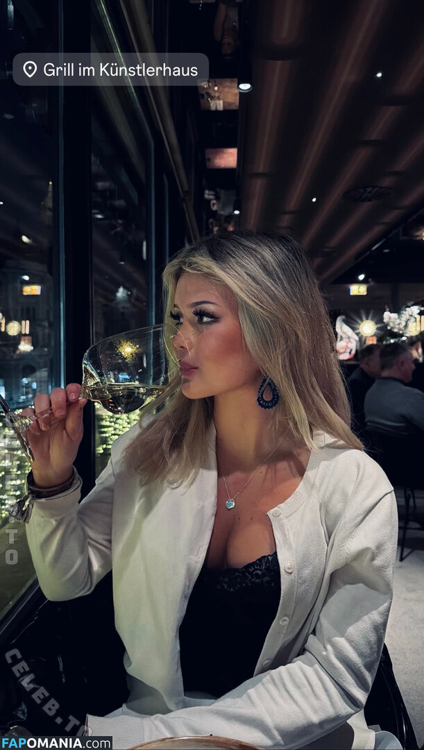 Sofia Stark / iamsofiastark Çıplak OnlyFans  Sızdırılmış Fotoğraf #1