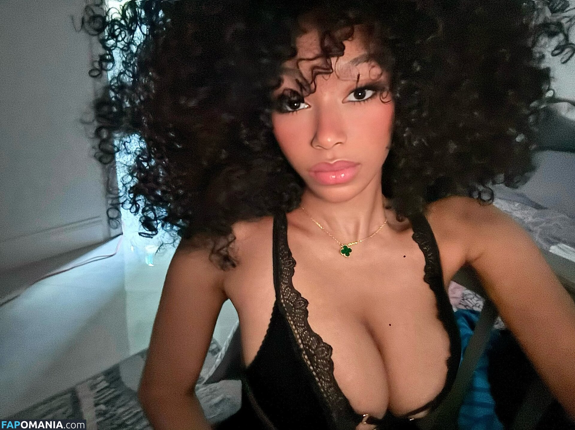 soleiljolina Çıplak OnlyFans  Sızdırılmış Fotoğraf #1