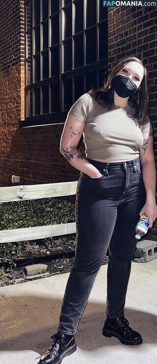 Soccer Mommy / Sophia Allison / soccermommyband Çıplak OnlyFans  Sızdırılmış Fotoğraf #2