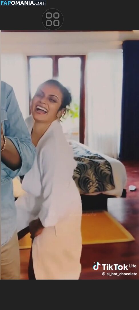 Sri Lanka / Sri Lankan Girls / hashini.guruge / poojaniperera Çıplak OnlyFans  Sızdırılmış Fotoğraf #133