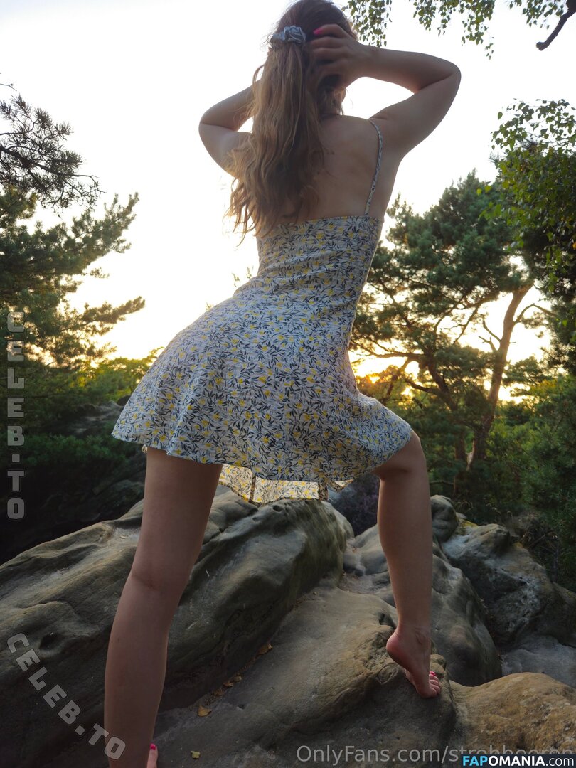 strohbeeren Çıplak OnlyFans  Sızdırılmış Fotoğraf #1
