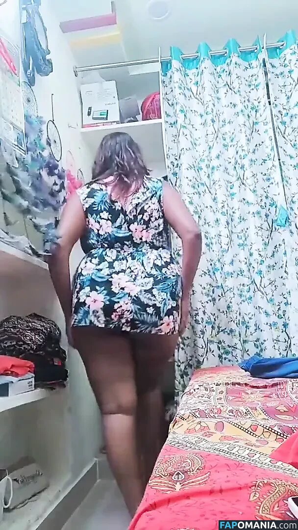 Swathi Naid Çıplak OnlyFans  Sızdırılmış Fotoğraf #4