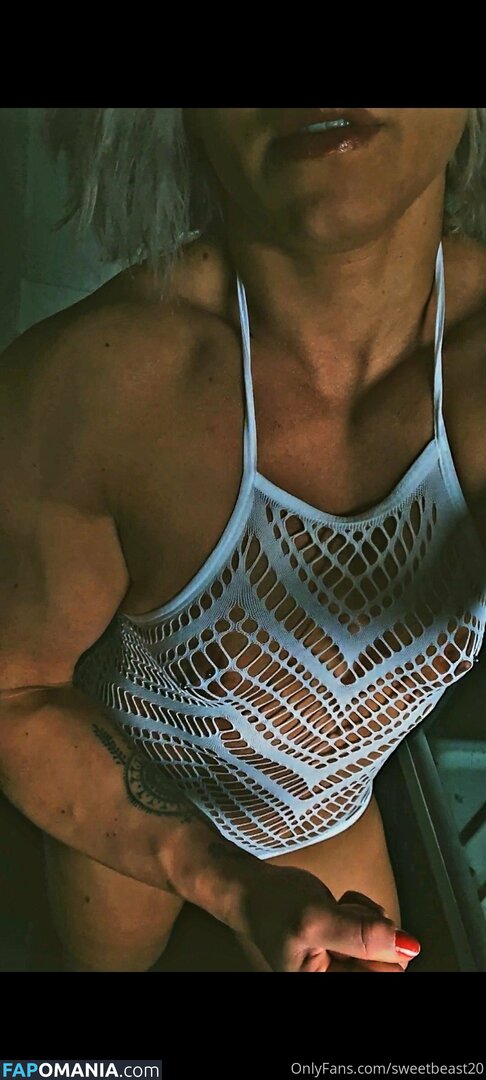berni_bernadetta / sweetbeast20 Çıplak OnlyFans  Sızdırılmış Fotoğraf #50