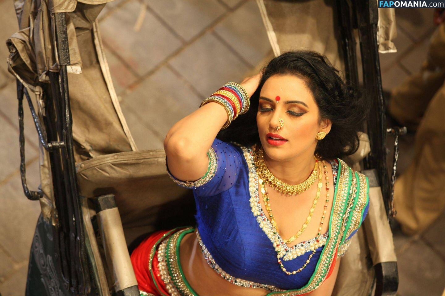 Swetha Menon Çıplak OnlyFans  Sızdırılmış Fotoğraf #9