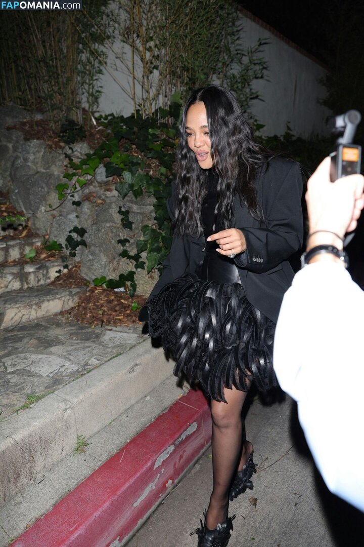Tessa Thompson / tessamaethompson / tessathompsonx Çıplak OnlyFans  Sızdırılmış Fotoğraf #7