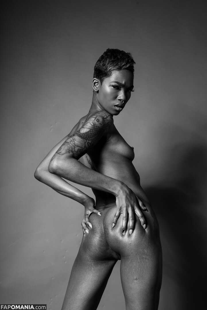 TheRealTiaReid / Tia Reid / corpsdedieu / https: / officialtiareid Çıplak OnlyFans  Sızdırılmış Fotoğraf #12