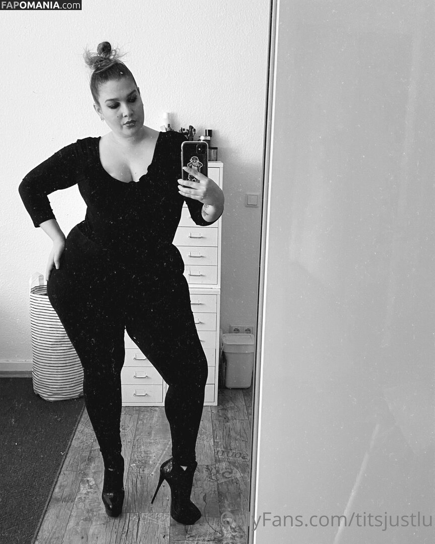 titsjustlu Çıplak OnlyFans  Sızdırılmış Fotoğraf #1