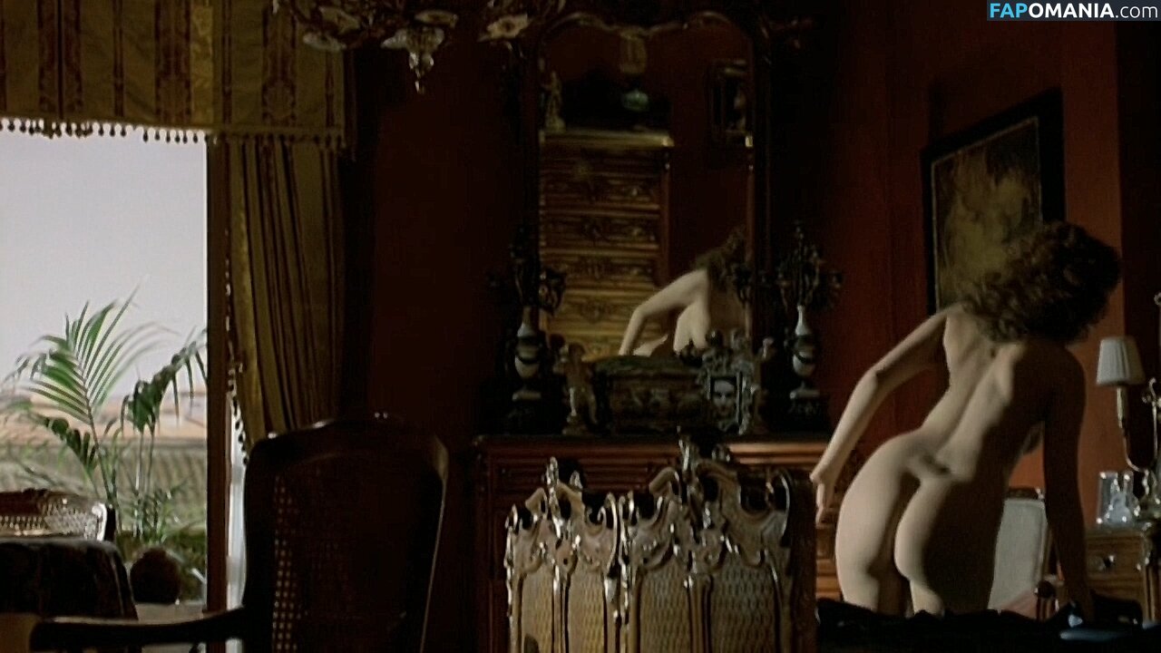 Valeria Golino Çıplak OnlyFans  Sızdırılmış Fotoğraf #9