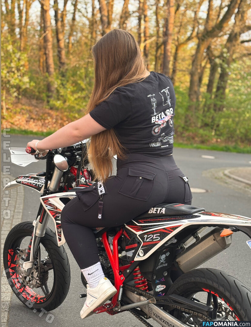 Vanexmoto Çıplak OnlyFans  Sızdırılmış Fotoğraf #1