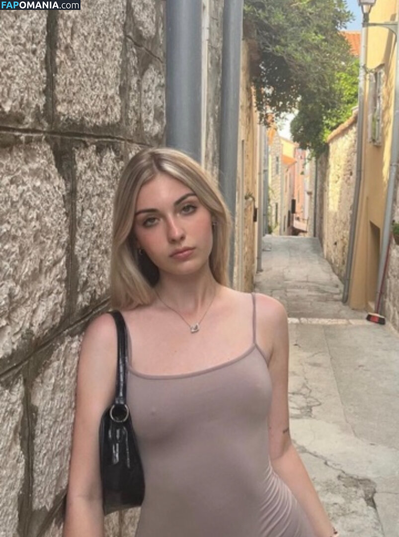 Hungarian / Magyar / Vas Megyei Lányok / szps_blnk Çıplak OnlyFans  Sızdırılmış Fotoğraf #1