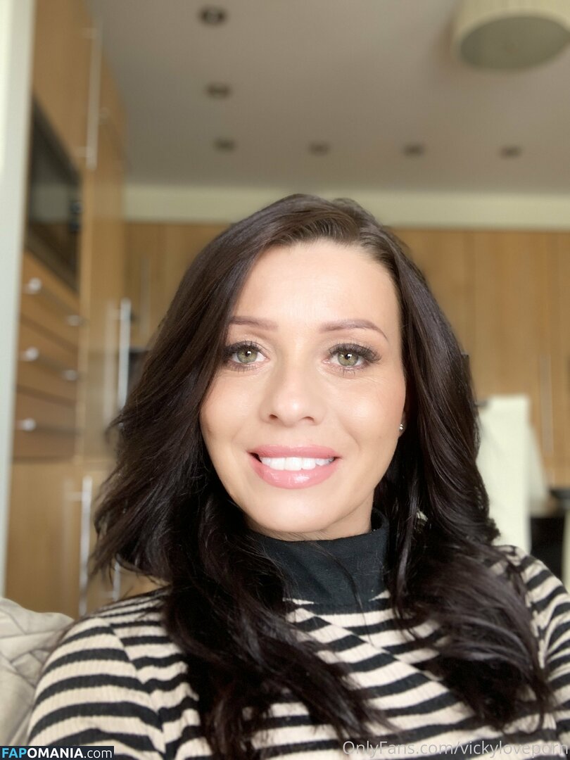vickiebrownofficial / vickyloveporn Çıplak OnlyFans  Sızdırılmış Fotoğraf #19