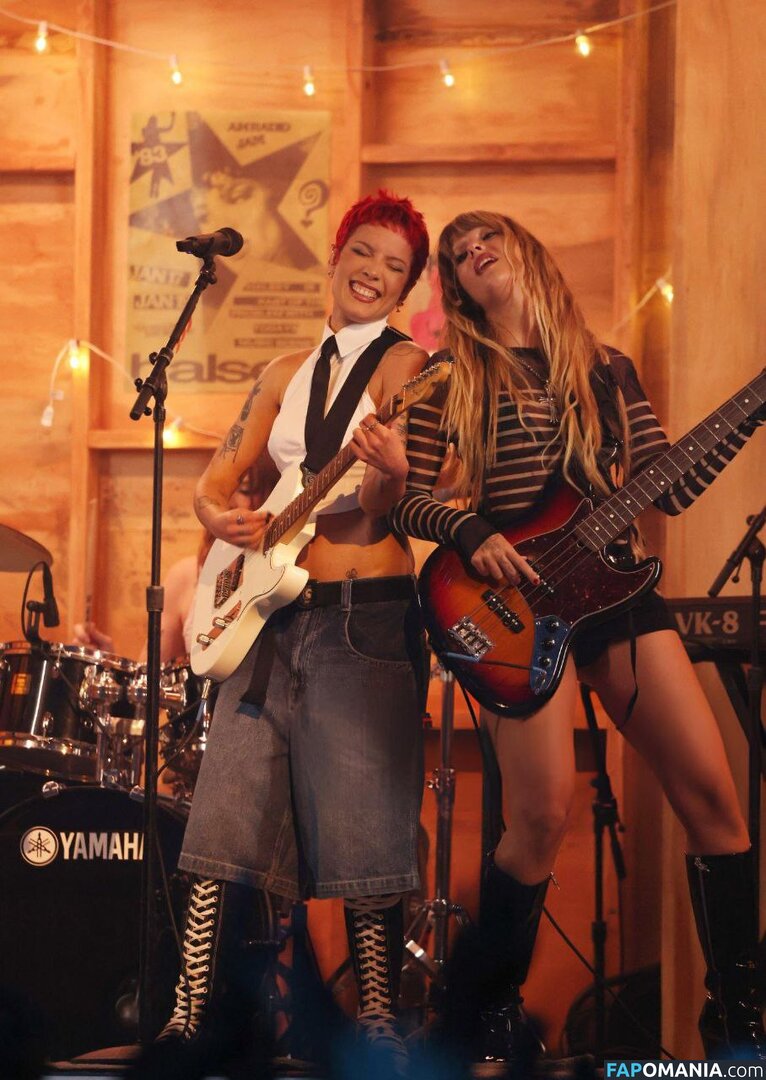 Maneskin bassist / Victoria De Angelis / vicdeangelis Çıplak OnlyFans  Sızdırılmış Fotoğraf #1076