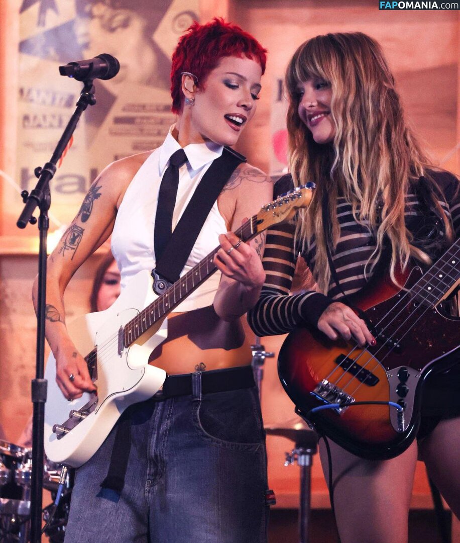Maneskin bassist / Victoria De Angelis / vicdeangelis Çıplak OnlyFans  Sızdırılmış Fotoğraf #1079