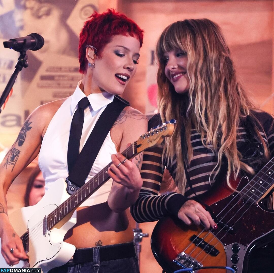 Maneskin bassist / Victoria De Angelis / vicdeangelis Çıplak OnlyFans  Sızdırılmış Fotoğraf #1084