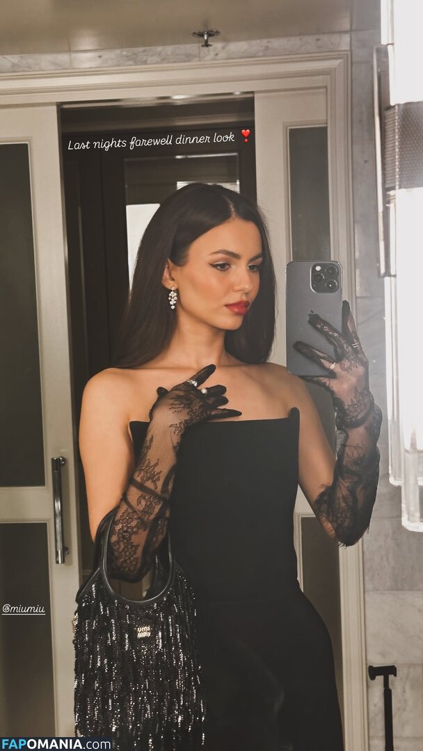 Victoria Justice / https: / victoriajustice Çıplak OnlyFans  Sızdırılmış Fotoğraf #26