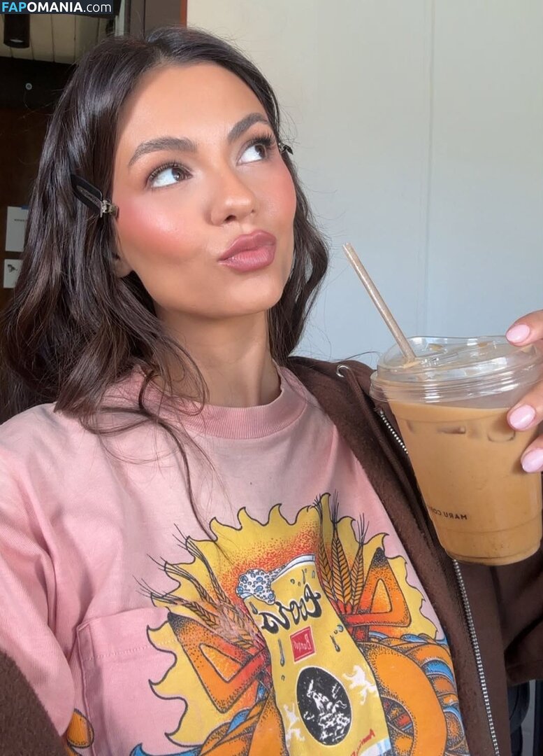 Victoria Justice / https: / victoriajustice Çıplak OnlyFans  Sızdırılmış Fotoğraf #40