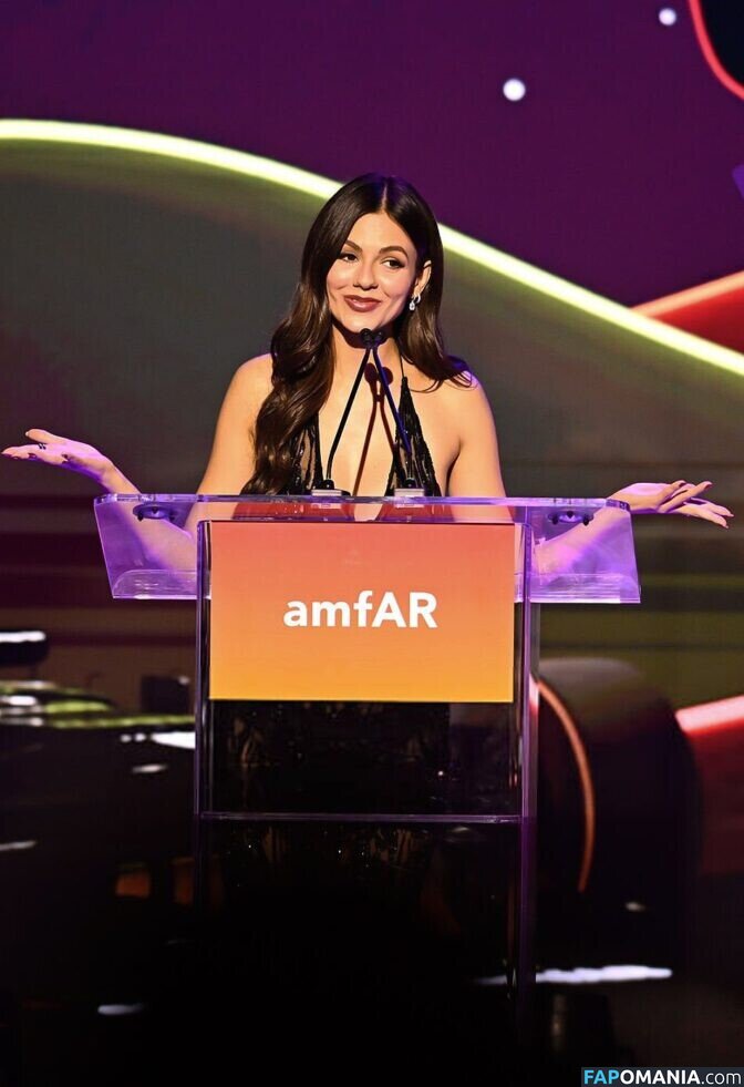 Victoria Justice / https: / victoriajustice Çıplak OnlyFans  Sızdırılmış Fotoğraf #111