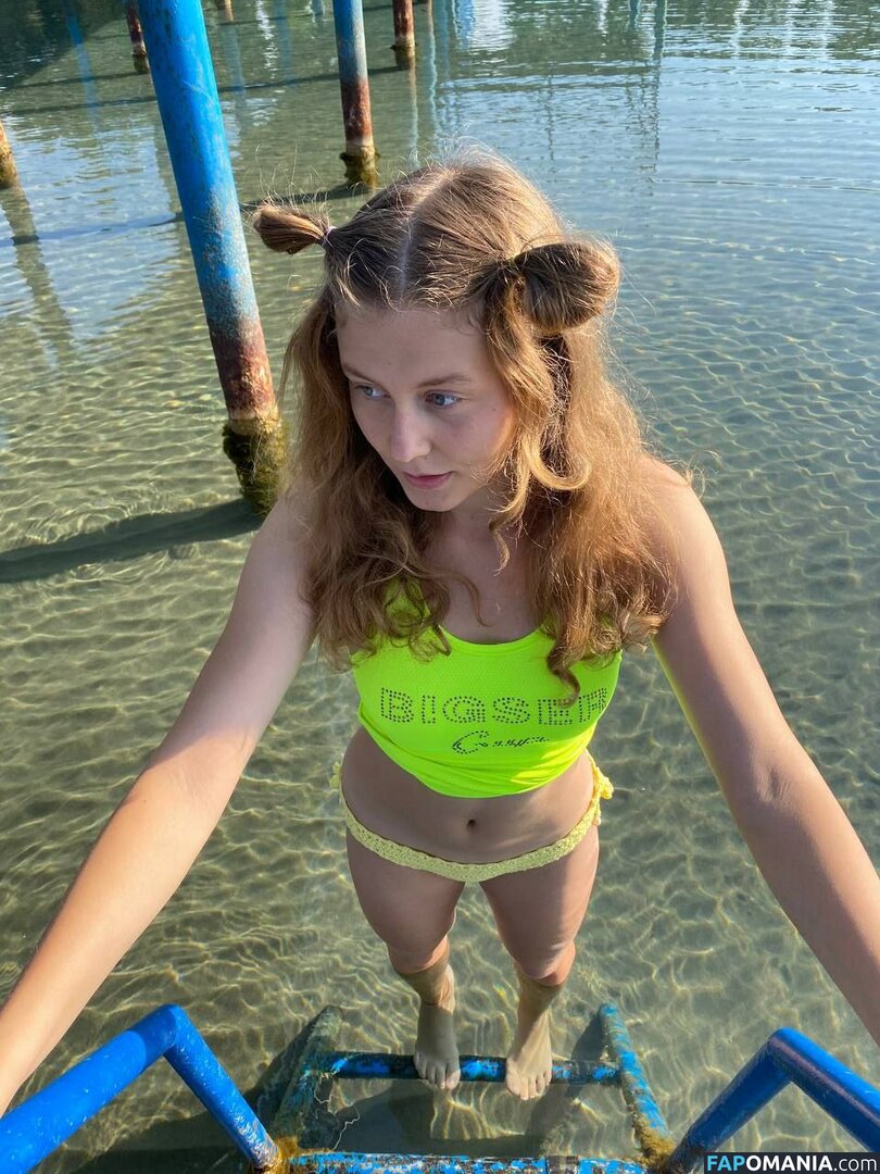 _vitaniemi01 / bloom.xvi / nayane_vitali01 / vitaniemi Çıplak OnlyFans  Sızdırılmış Fotoğraf #474