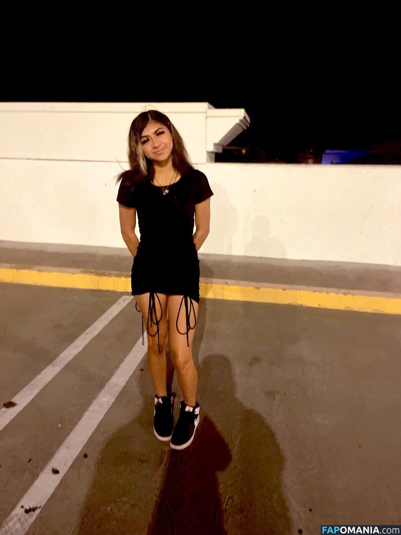 LisvedGarcia / https: / lizved._.47 / wetttassliz Çıplak OnlyFans  Sızdırılmış Fotoğraf #1