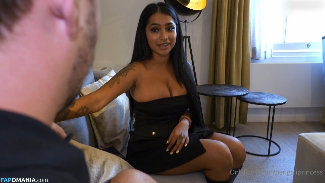 Yasmina Khan Çıplak OnlyFans  Sızdırılmış Fotoğraf #5