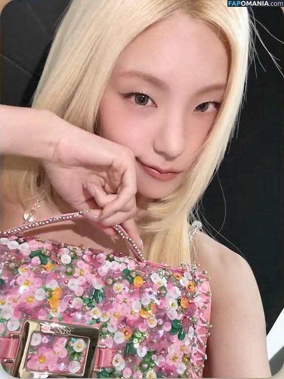 Hwang Ye-ji / ITZY (예지 / Yeji / yezyizhere Çıplak OnlyFans  Sızdırılmış Fotoğraf #18