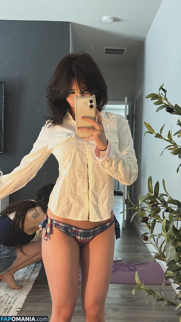 Yukiifoxx / Zelly Çıplak OnlyFans  Sızdırılmış Fotoğraf #1