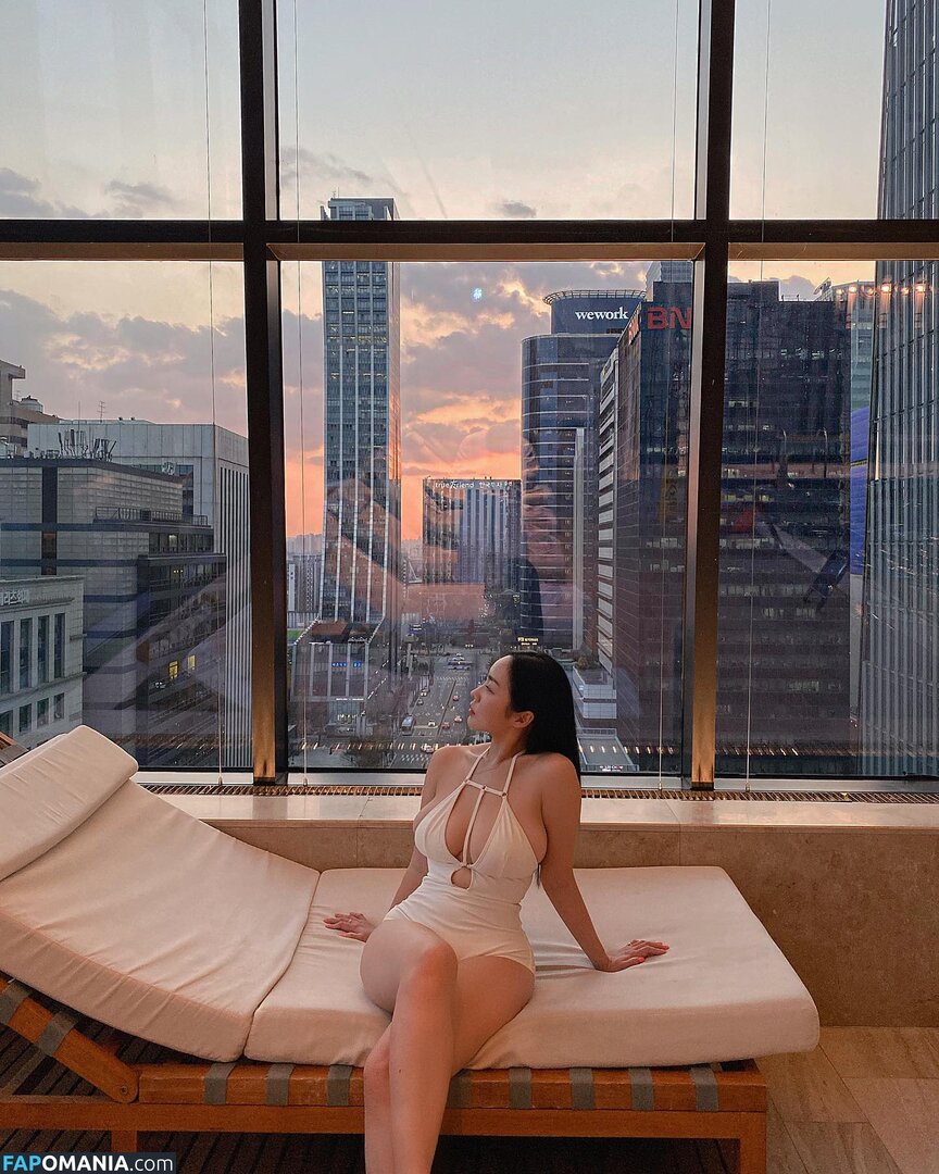 Yumin Lee / kingvivianelee Çıplak OnlyFans  Sızdırılmış Fotoğraf #12
