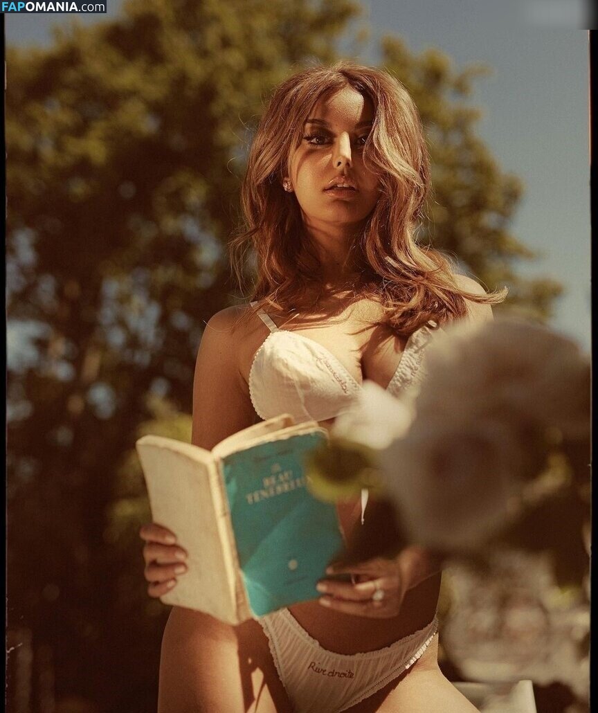 Zahia Dehar / zahiaofficiel Çıplak OnlyFans  Sızdırılmış Fotoğraf #297