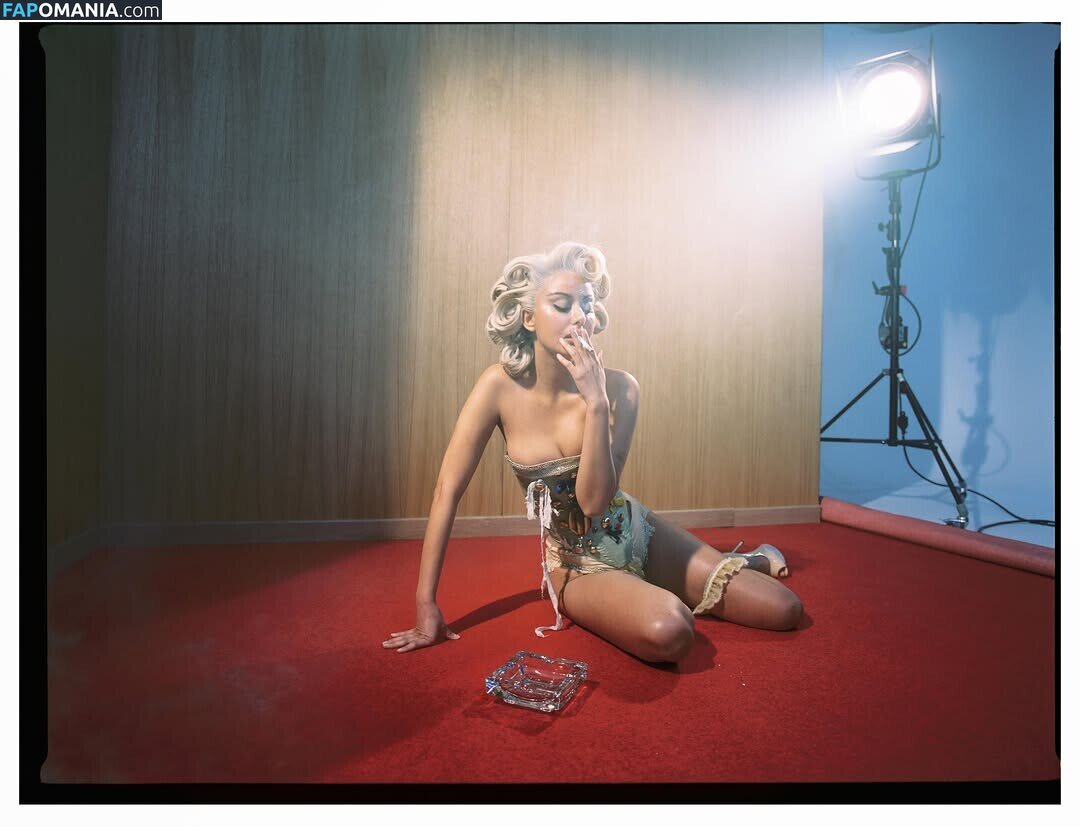 Zahia Dehar / zahiaofficiel Çıplak OnlyFans  Sızdırılmış Fotoğraf #307