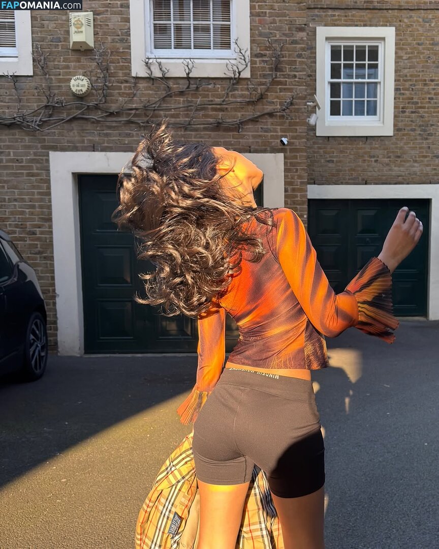 Zaina Sarah / zaina.sarah Çıplak OnlyFans  Sızdırılmış Fotoğraf #1