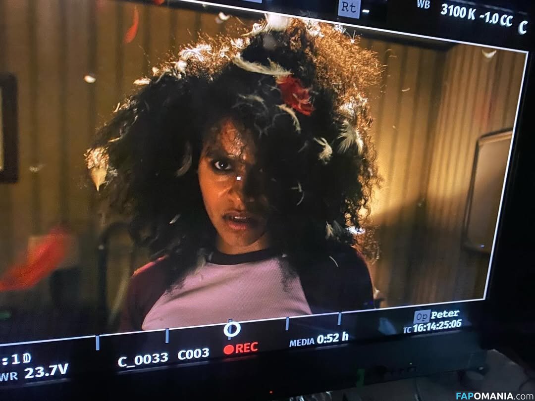 Zazie Beetz / zaziebeetz Çıplak OnlyFans  Sızdırılmış Fotoğraf #2