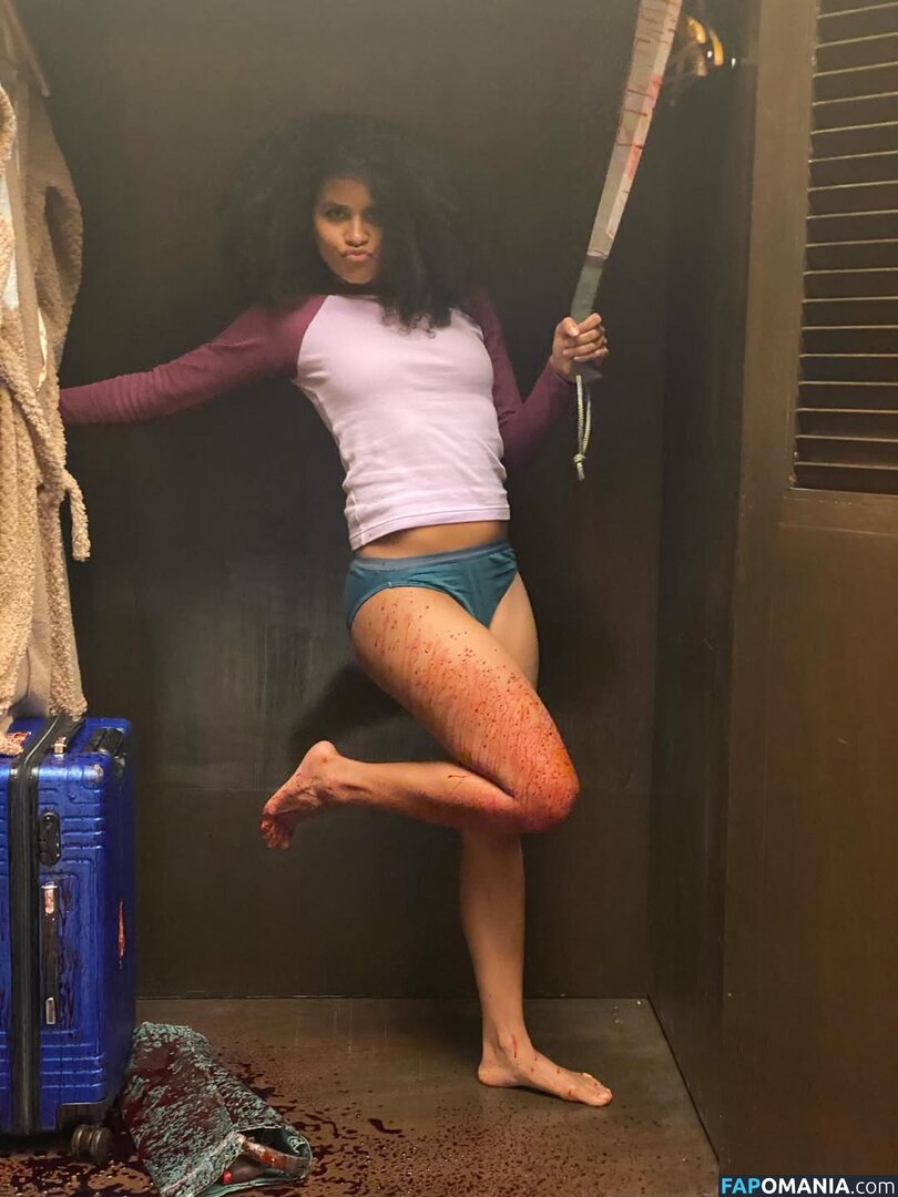 Zazie Beetz / zaziebeetz Çıplak OnlyFans  Sızdırılmış Fotoğraf #3