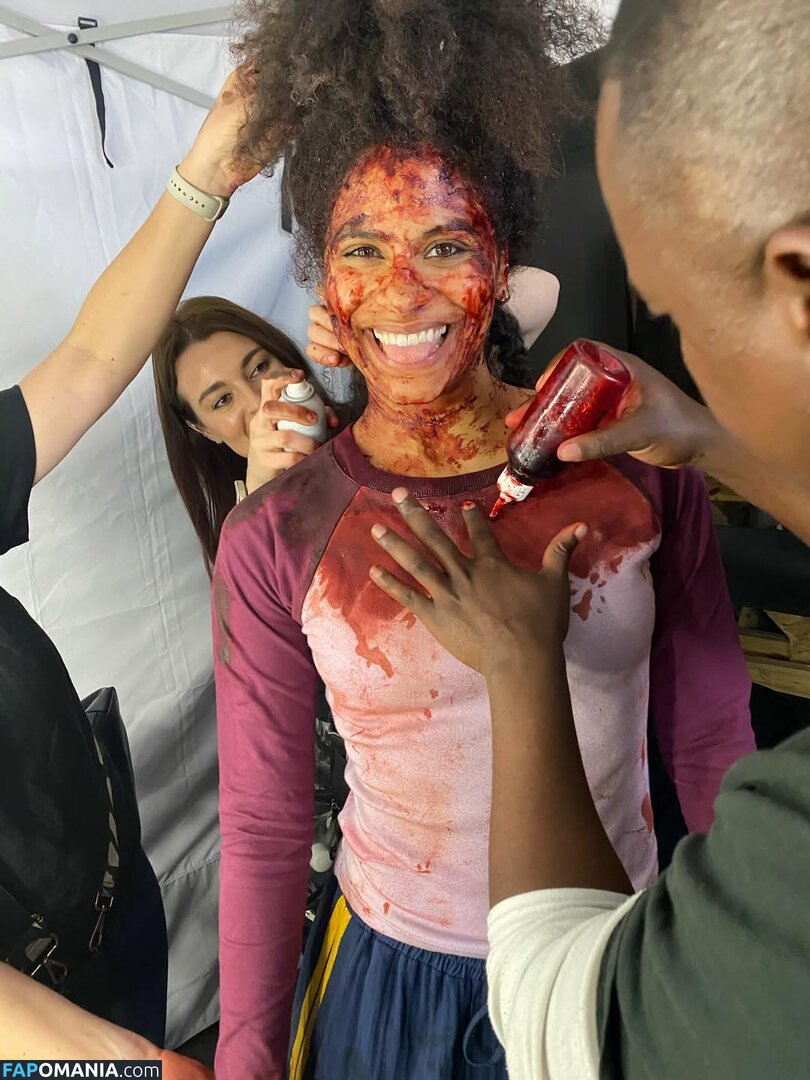 Zazie Beetz / zaziebeetz Çıplak OnlyFans  Sızdırılmış Fotoğraf #4
