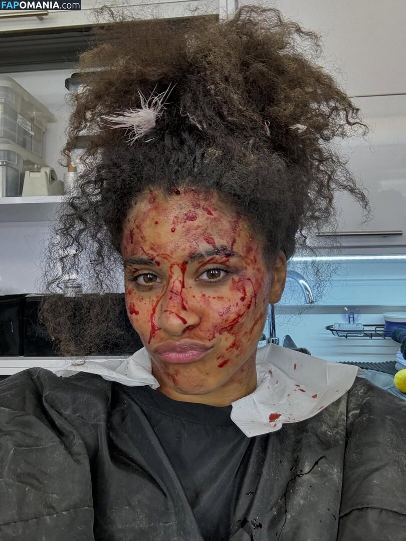 Zazie Beetz / zaziebeetz Çıplak OnlyFans  Sızdırılmış Fotoğraf #10