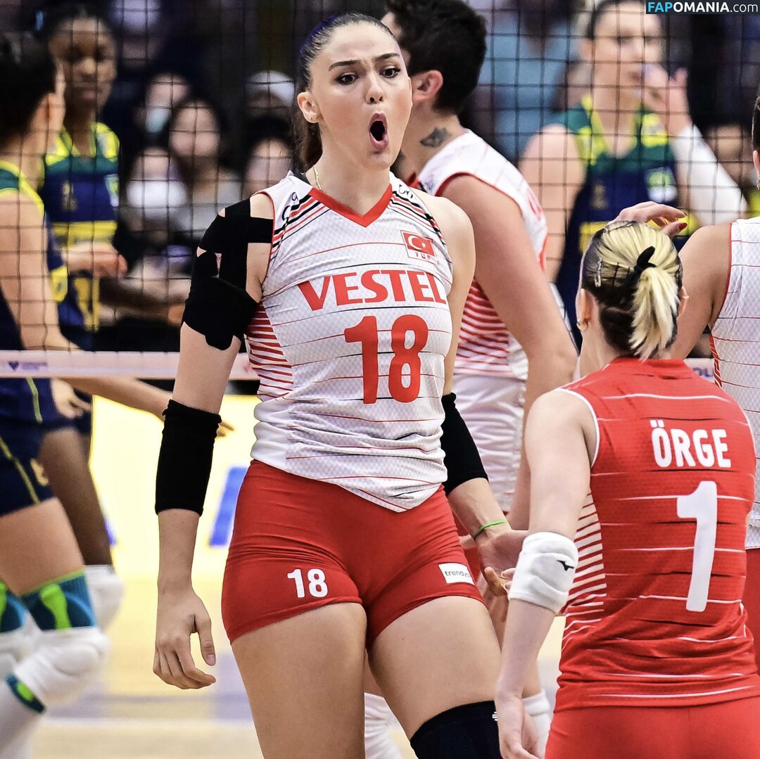 Zehra Gunes Çıplak OnlyFans  Sızdırılmış Fotoğraf #2