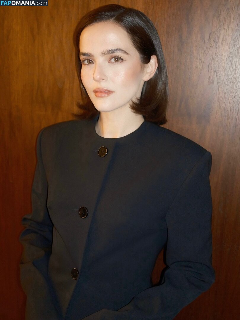 Zoey Deutch / zoeydeutch Çıplak OnlyFans  Sızdırılmış Fotoğraf #351